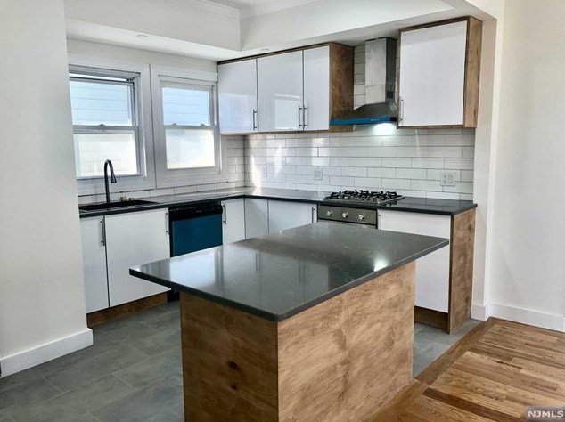 202 Seeley Ave, Kearny, NJ 07032