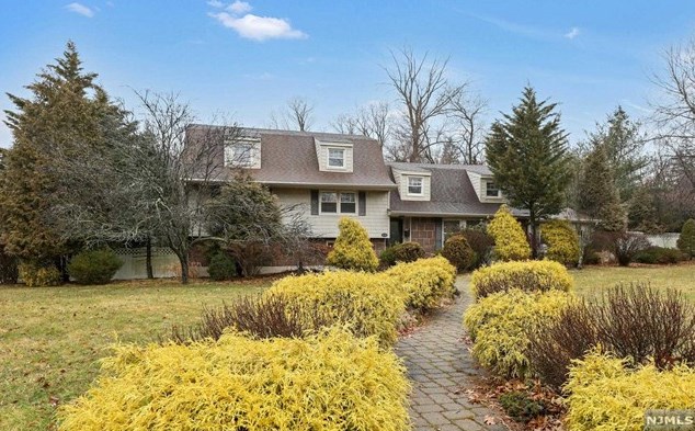 35 Anderson Ave, Demarest NJ  07627-1702 exterior