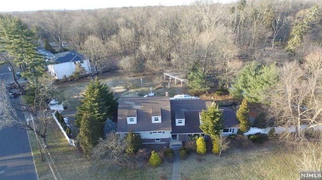35 Anderson Ave, Demarest NJ  07627-1702 exterior