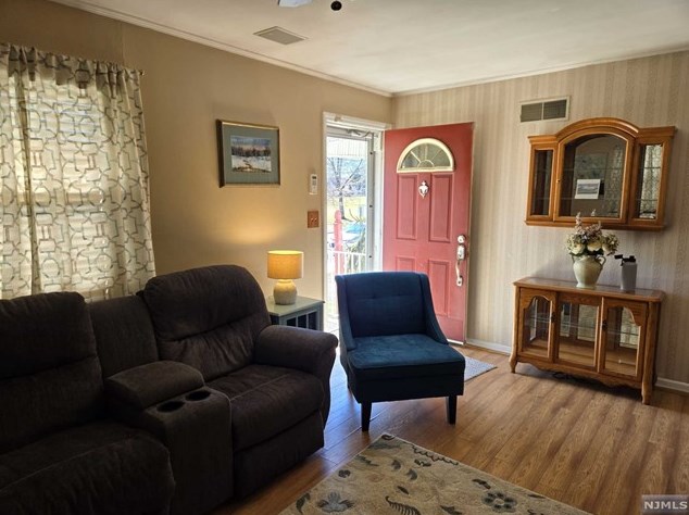 51 Cambridge Ave, Saddle Brook, NJ 07663-4504