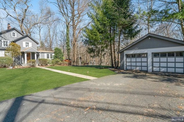 224 Glen Rd, Westwood, NJ 07677