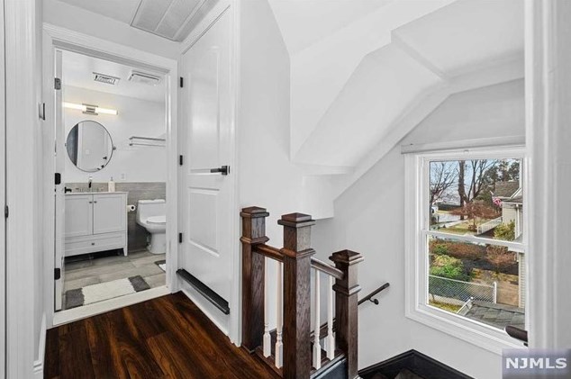 40 Palisade Ave, Bogota NJ  07603-1827 exterior