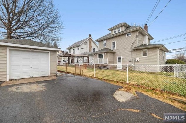 40 Palisade Ave, Bogota NJ  07603-1827 exterior