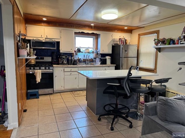 445 8th St #2nd Fl, Palisades Park, NJ 07650