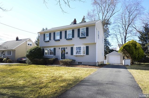451 Dorchester Rd, Ridgewood, NJ 07450-5507
