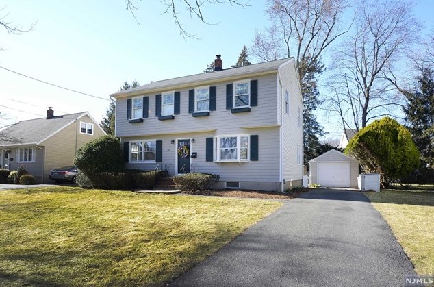 451 Dorchester Rd, Ridgewood, NJ 07450