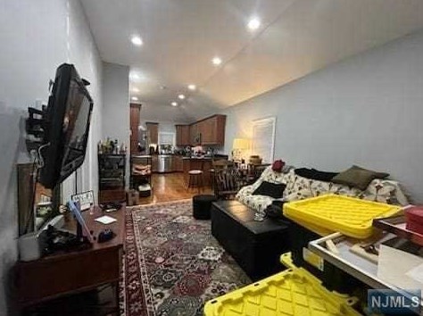 78 Plant St, Ogdensburg, NJ 07439