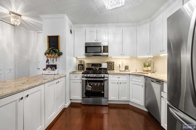 555 North Ave #4n, West Fort Lee, NJ 07024