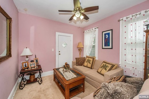 32 Montclair Ave, Clifton NJ 07011-2822 exterior