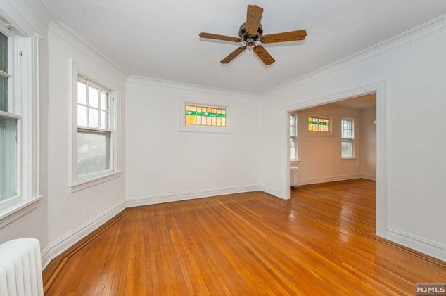 32 Montclair Ave, Clifton NJ 07011-2822 exterior