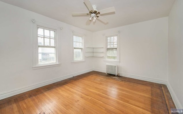 32 Montclair Ave, Clifton NJ 07011-2822 exterior