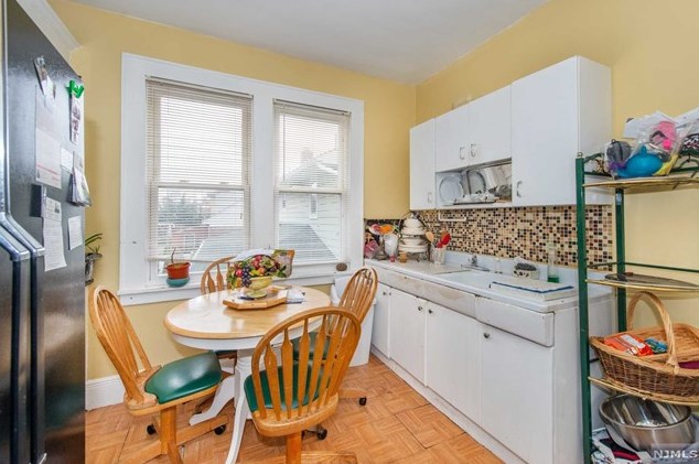 32 Montclair Ave, Clifton NJ 07011-2822 exterior