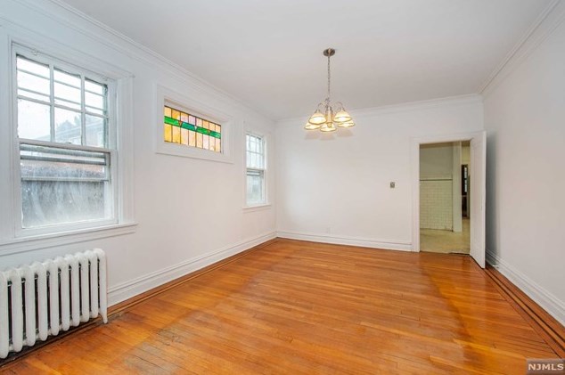 32 Montclair Ave, Clifton NJ 07011-2822 exterior