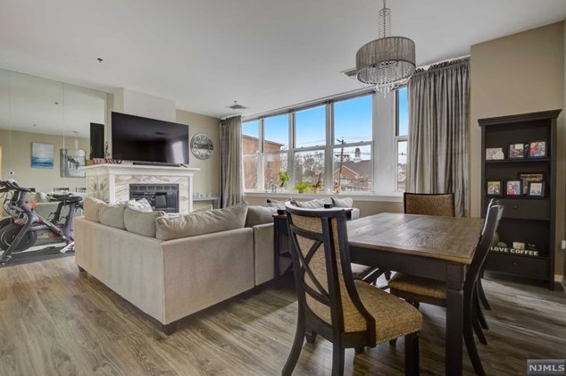 240 Main St, West Paterson NJ  07424-1351 exterior