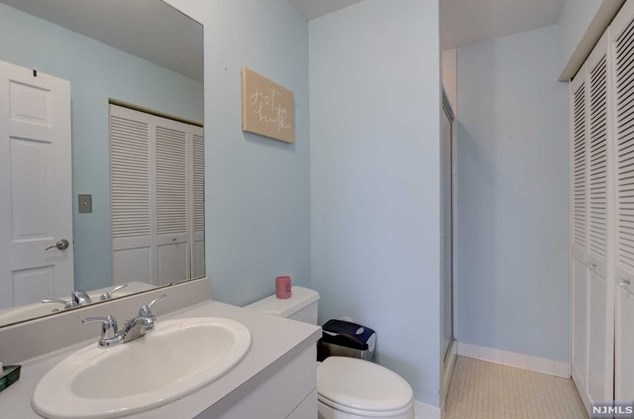 240 Main St, West Paterson NJ  07424-1351 exterior