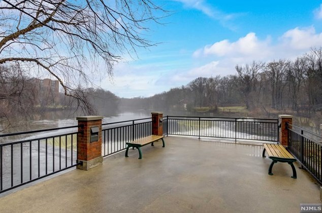 240 Main St, West Paterson NJ  07424-1351 exterior