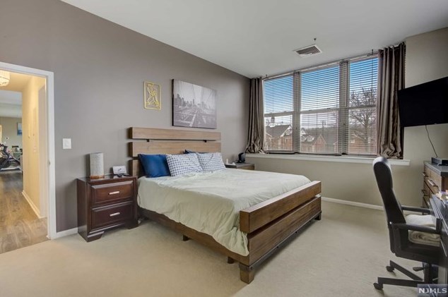 240 Main St, West Paterson NJ  07424-1351 exterior