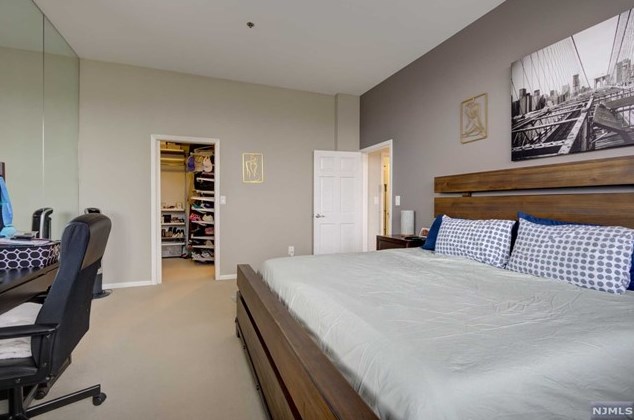 240 Main St, West Paterson NJ  07424-1351 exterior