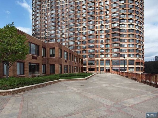 100 Old Palisade Rd #3513, West Fort Lee, NJ 07024