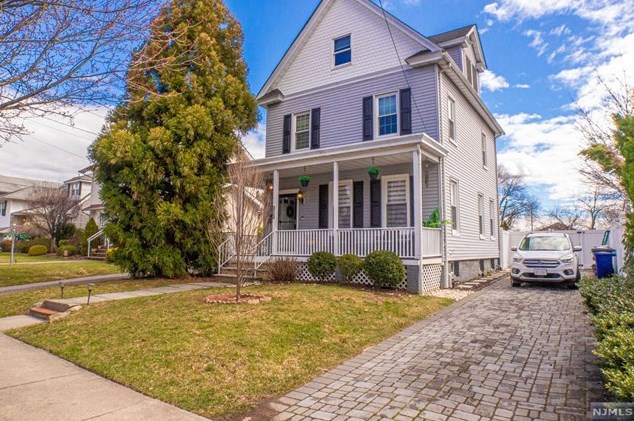 202 Burton Ave, Hasbrouck Heights, NJ 07604