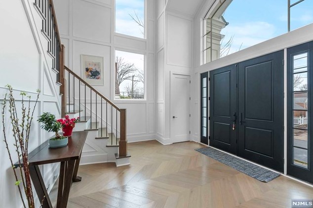 310 Mccloud Dr, West Fort Lee NJ  07024-5321 exterior