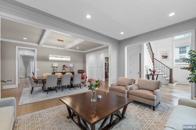 310 Mccloud Dr, West Fort Lee NJ  07024-5321 exterior