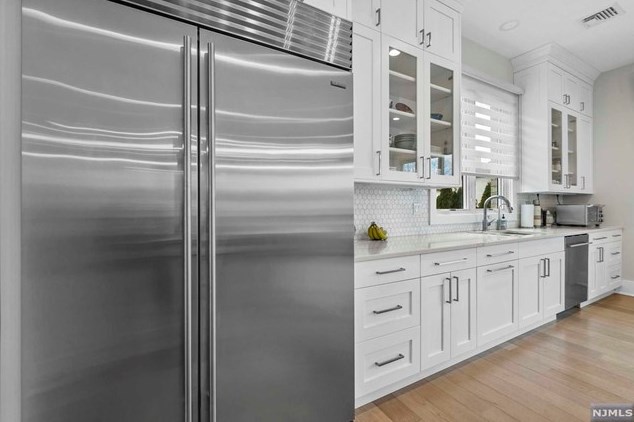 310 Mccloud Dr, West Fort Lee NJ  07024-5321 exterior