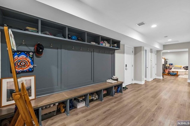 310 Mccloud Dr, West Fort Lee NJ  07024-5321 exterior