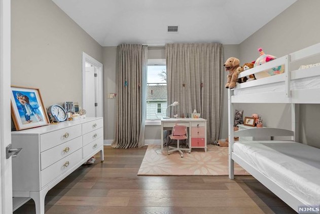 310 Mccloud Dr, West Fort Lee NJ  07024-5321 exterior