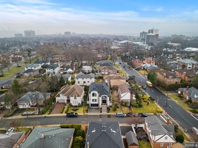 310 Mccloud Dr, West Fort Lee NJ  07024-5321 exterior