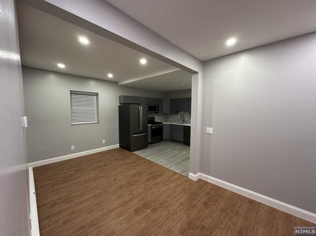 522 4th St #1r, Union City, NJ 07087