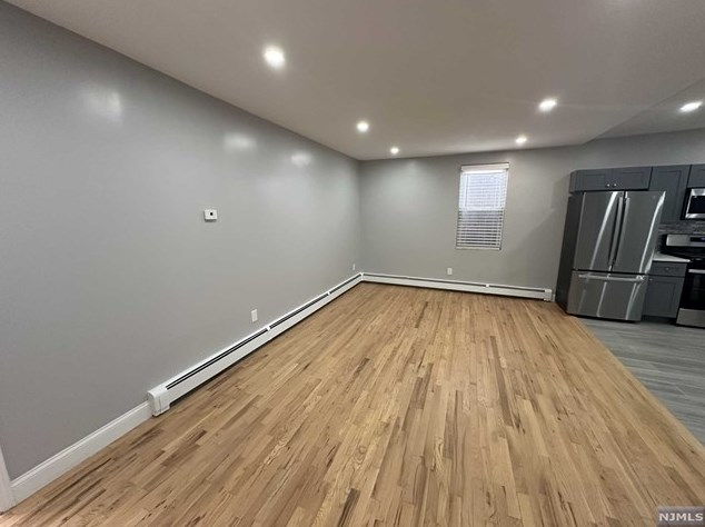 522 4th St #2r, Union City, NJ 07087