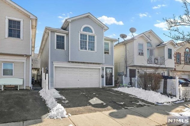 22 Grieco Dr, Jersey City, NJ 07305-4874
