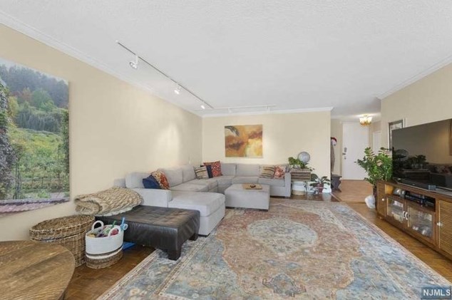 5 Horizon Rd ##2202, West Fort Lee, NJ 07024