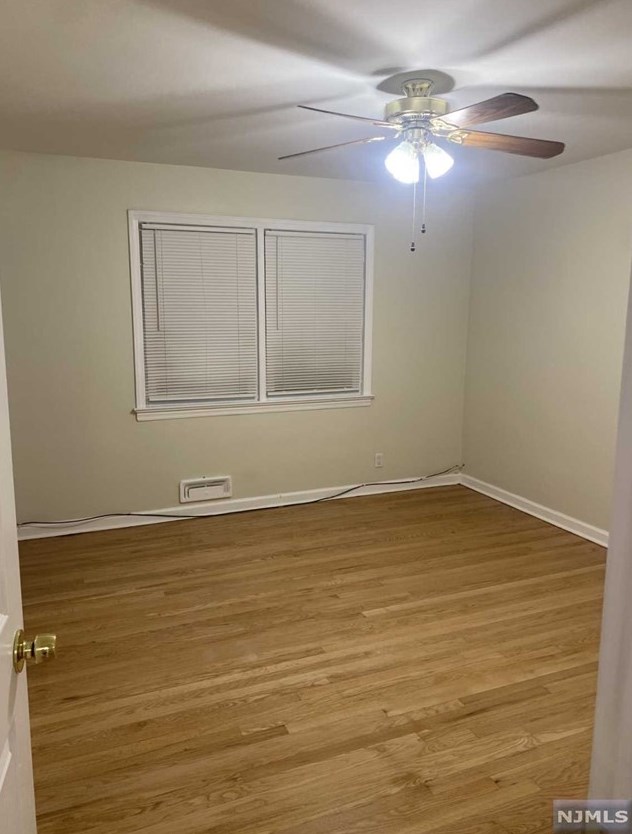 836 8th St, Secaucus NJ 07094-3344 exterior