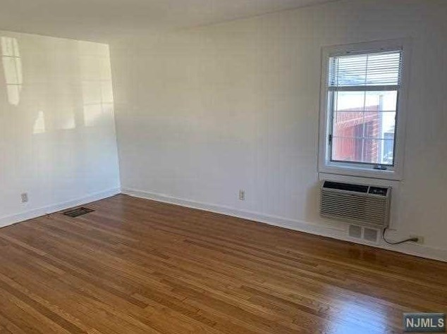 637 Taco Ave, Westwood NJ  07675-3426 exterior