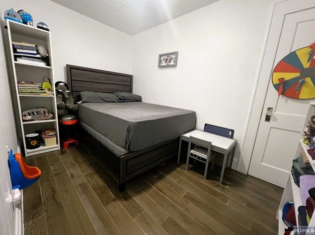 57 Magnolia St, Bergenfield NJ  07621-3812 exterior