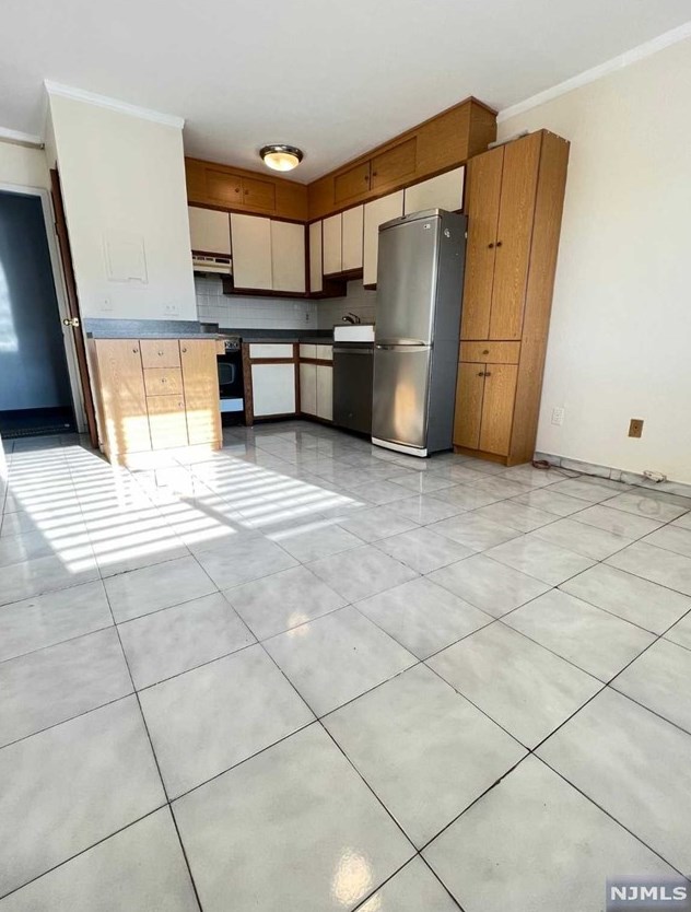 9 Vreeland Ave #3d, Hackensack, NJ