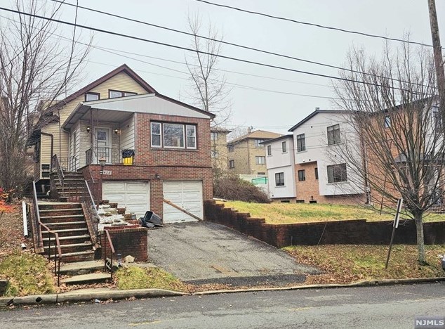 428 6th St, Palisades Park, NJ 07650