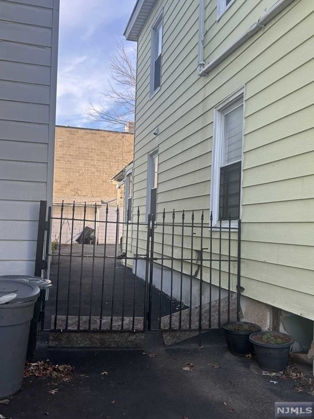 107 Gould Ave, Paterson NJ  07503-2204 exterior