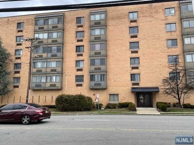 5 Linden St #3d, Hackensack, NJ 07601
