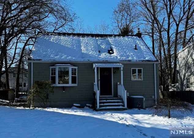 15 Belvin Ct, Bergenfield, NJ 07621-3301