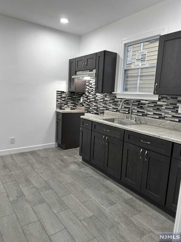 393 E 26th St #1st Floor, Paterson, NJ 07514