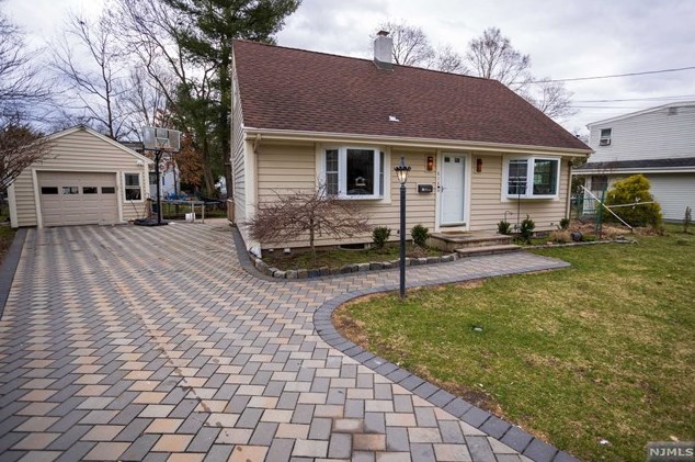 615 Bartell Pl, Ridgewood, NJ 07450