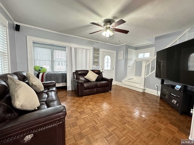 8 Watson Ave, Town Center NJ 07052-6026 exterior