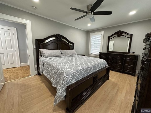 8 Watson Ave, Town Center NJ 07052-6026 exterior