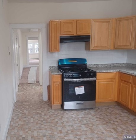 301 Ridgewood Ave, Newark NJ  07112-2736 exterior