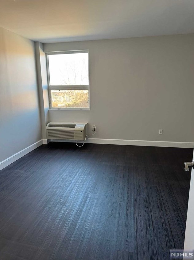 40 Washington Ave #b12, Dumont, NJ 07628