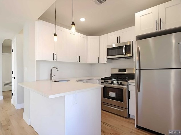 378 Forest St #2, Kearny, NJ 07032