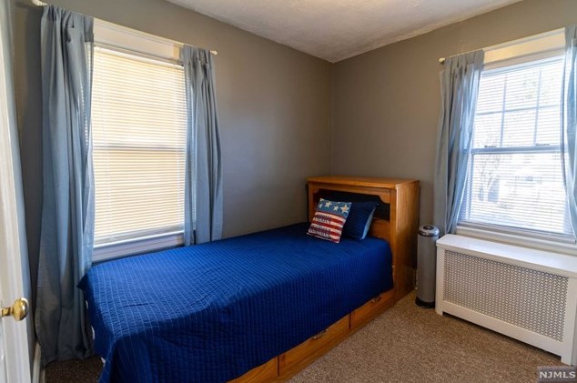 8 Crane Ave, Rutherford NJ  07070-2807 exterior